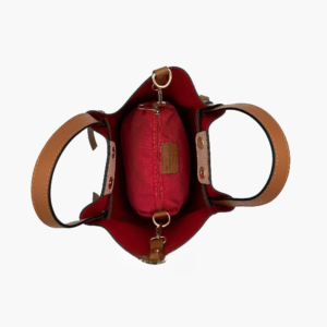 Модел Famosa &ndash; Пудра